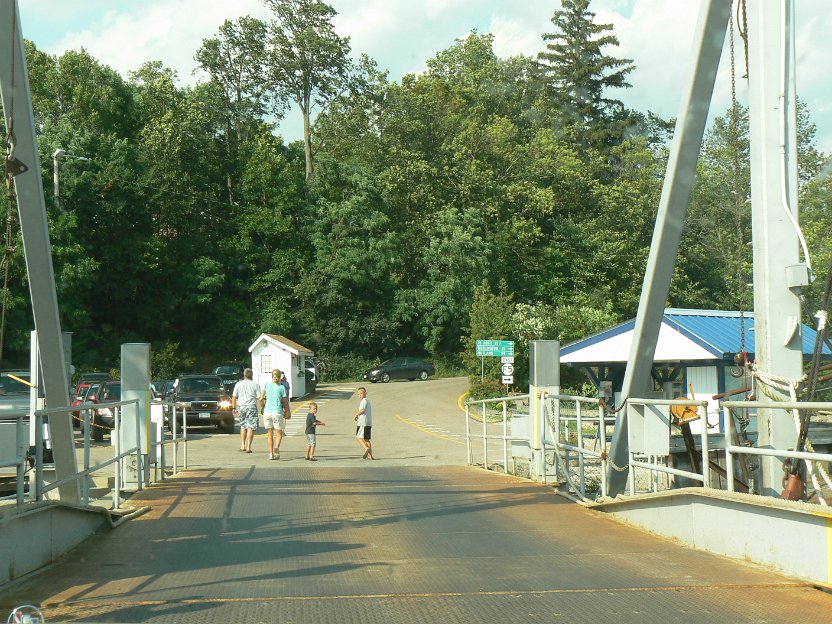 030-departing ferry.jpg